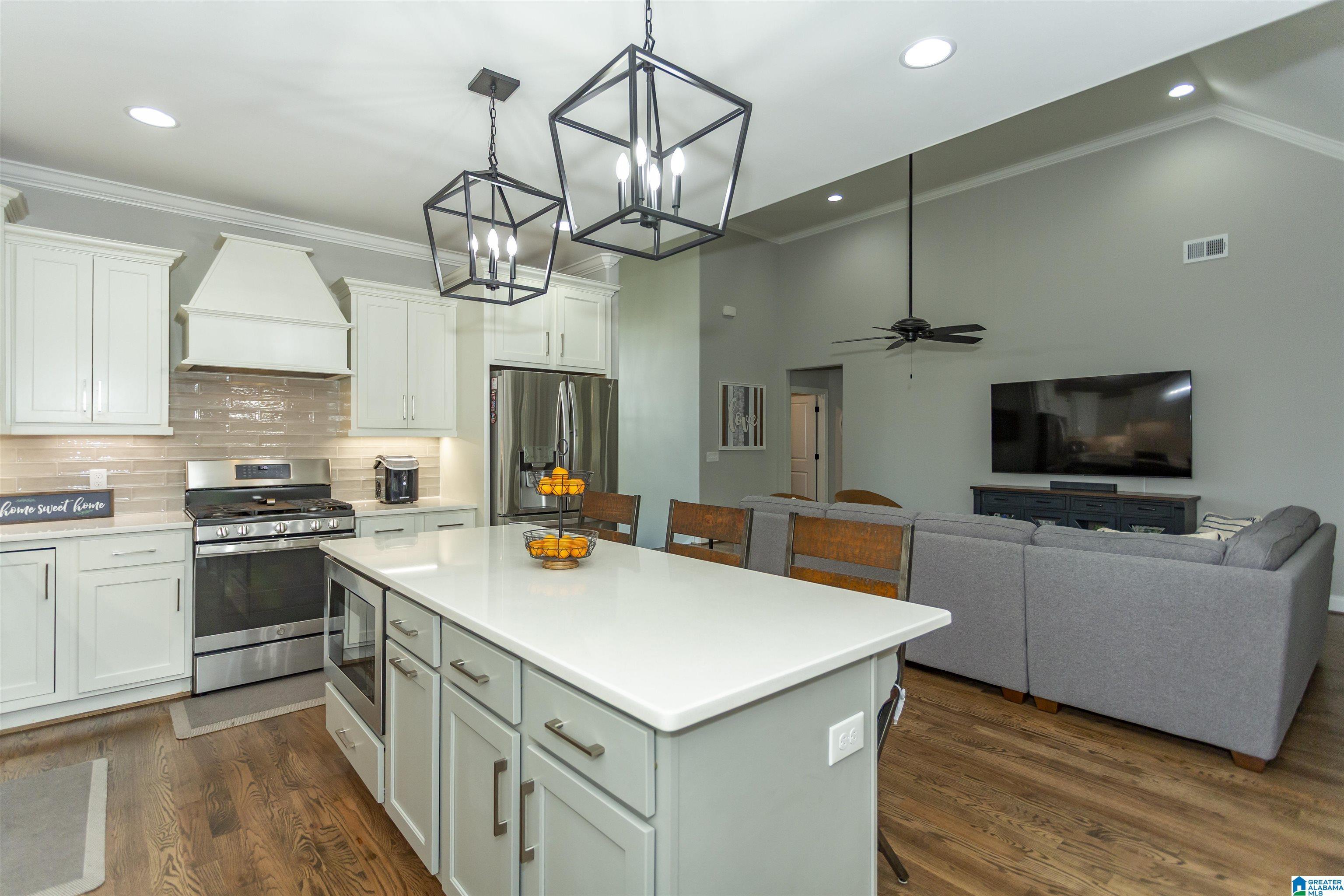 Image 3: 87" long island!