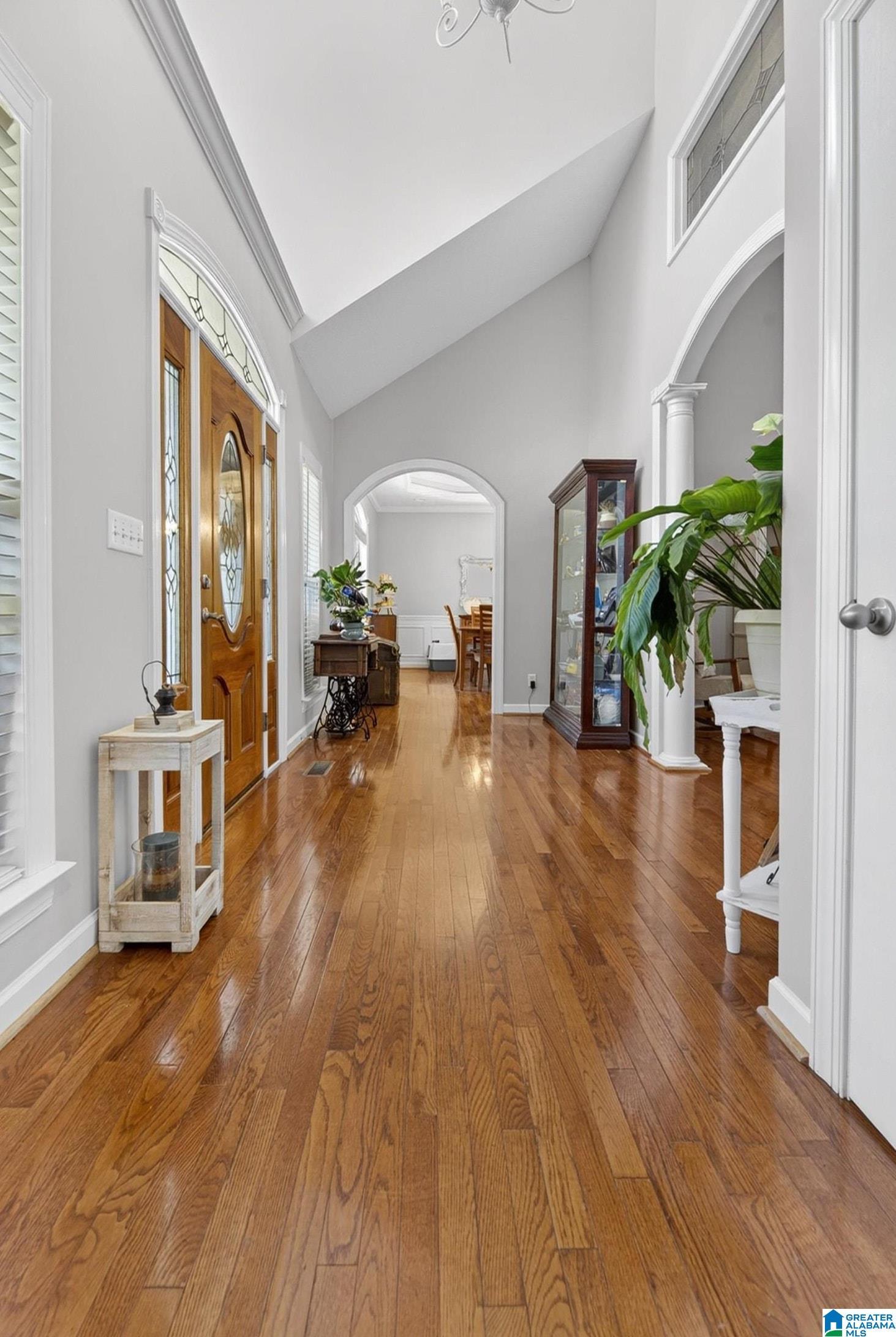 Image 3: Entrance Foyer