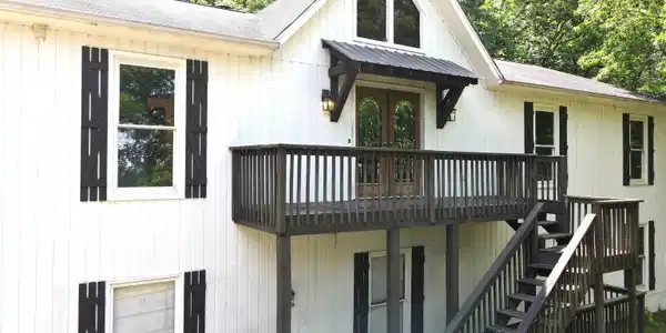 Image 3: Back Of Structure