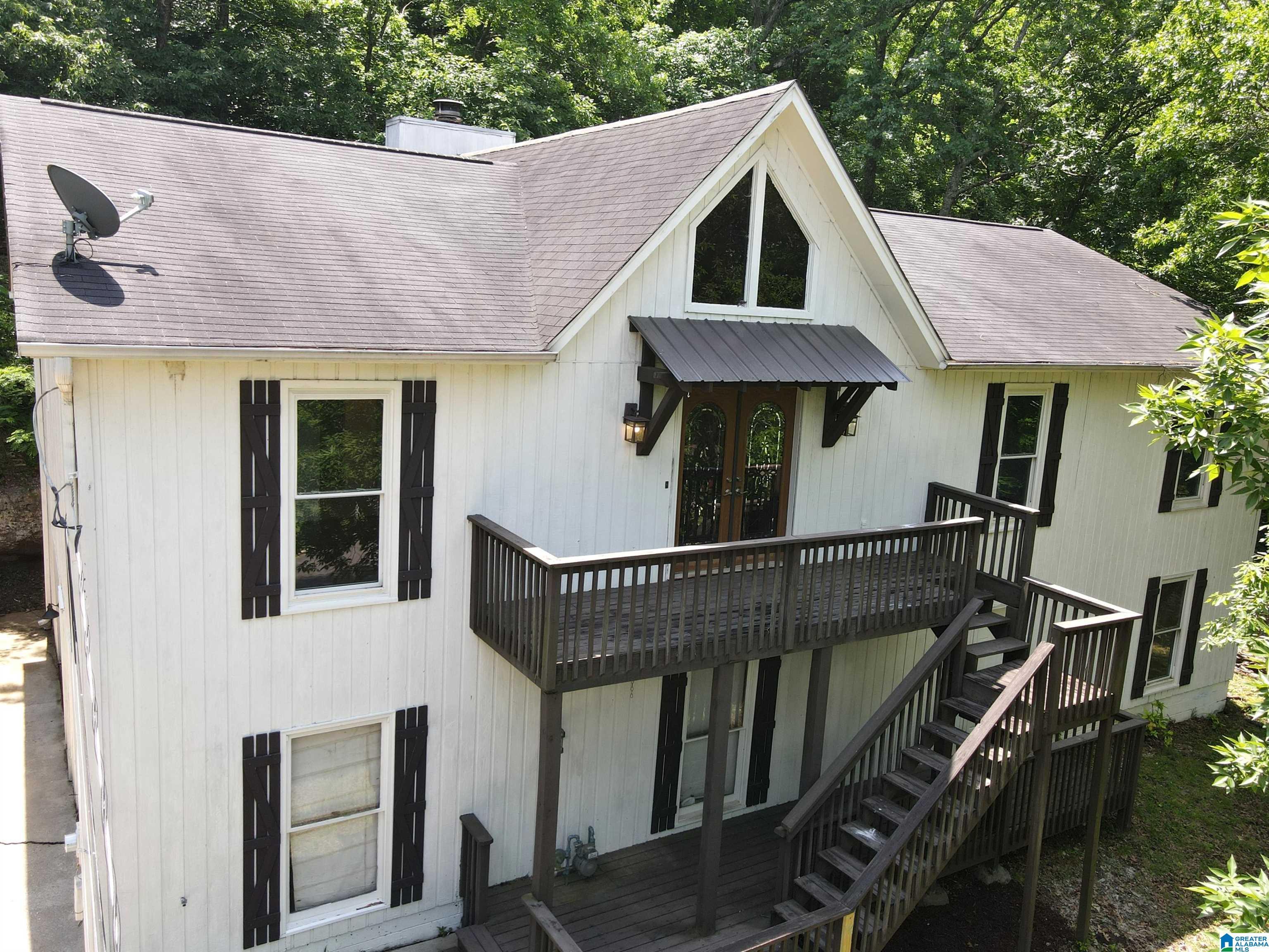 Image 4: Front Of Structure