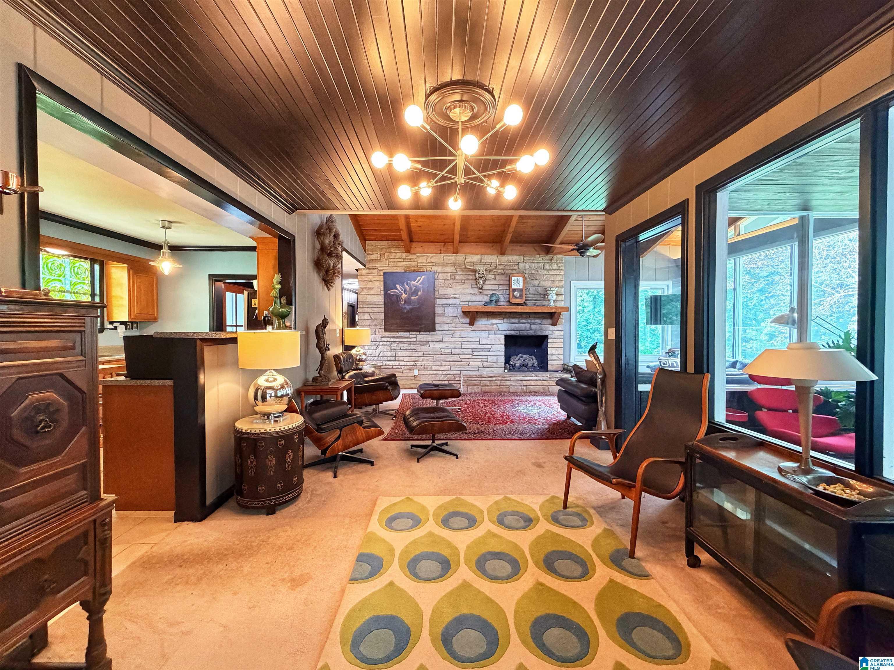 Image 3: Living Room