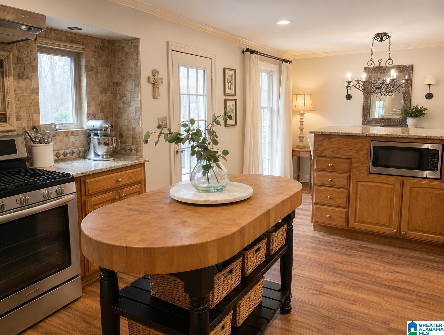 Image 2: Kitchen