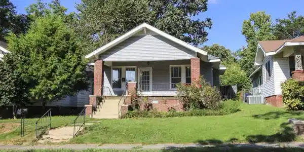 908 MONTGOMERY AVENUE