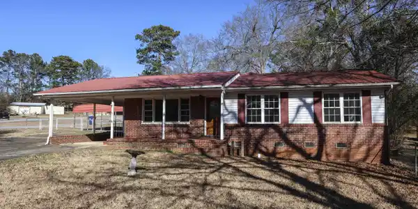 1301 WOODLAND DRIVE