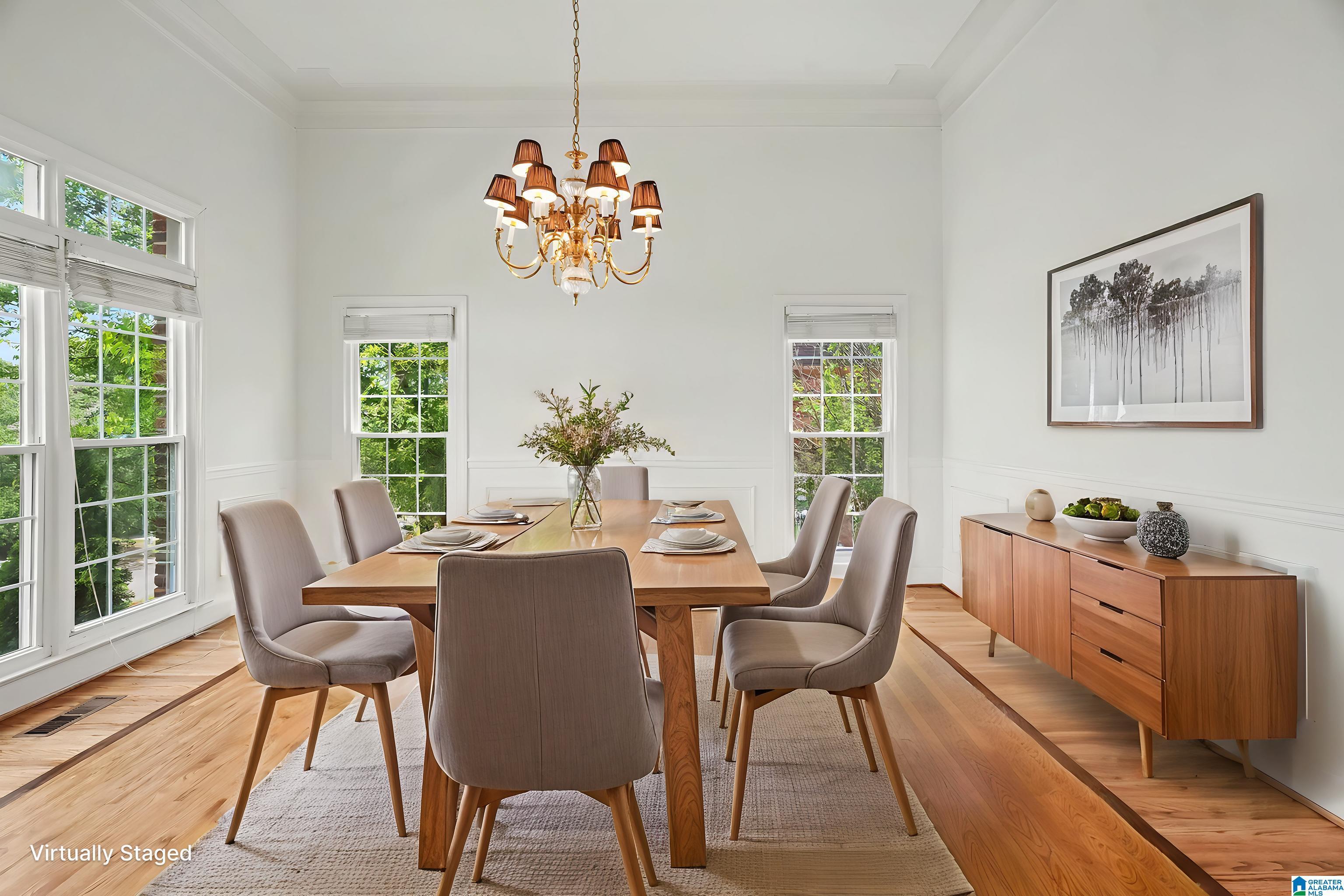 Image 2: Dining Room with High Ceiling