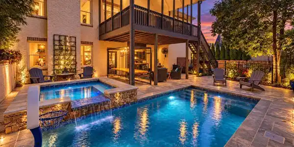 Image 2: Pool