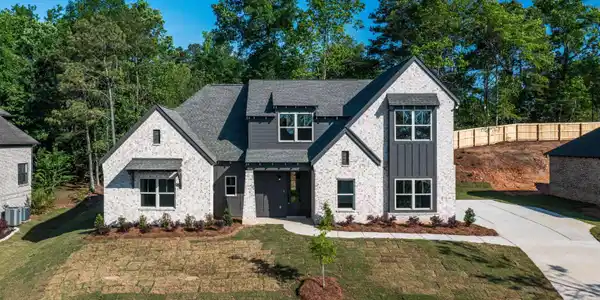 1082 ASBURY CIRCLE