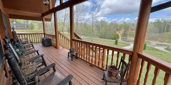 Image 4: Deck