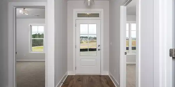 Image 4: Entry