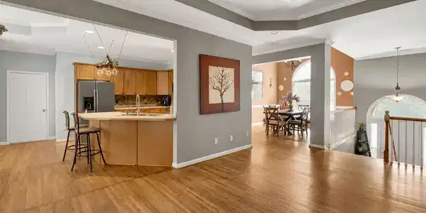 Image 4: Open Greatroom