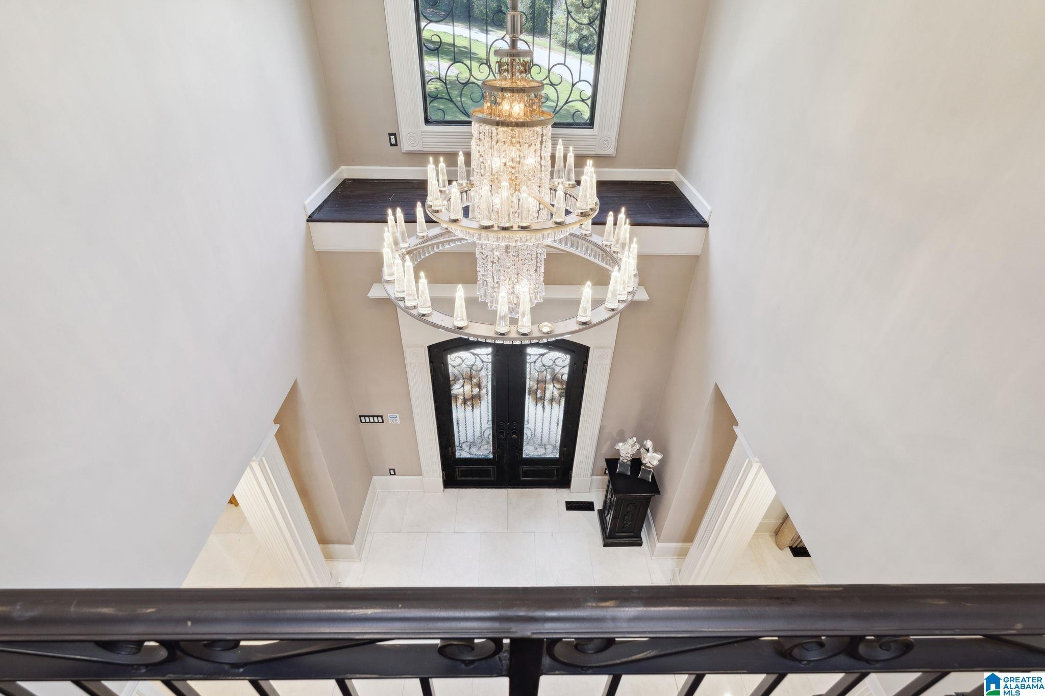 Image 2: Beautiful Foyer