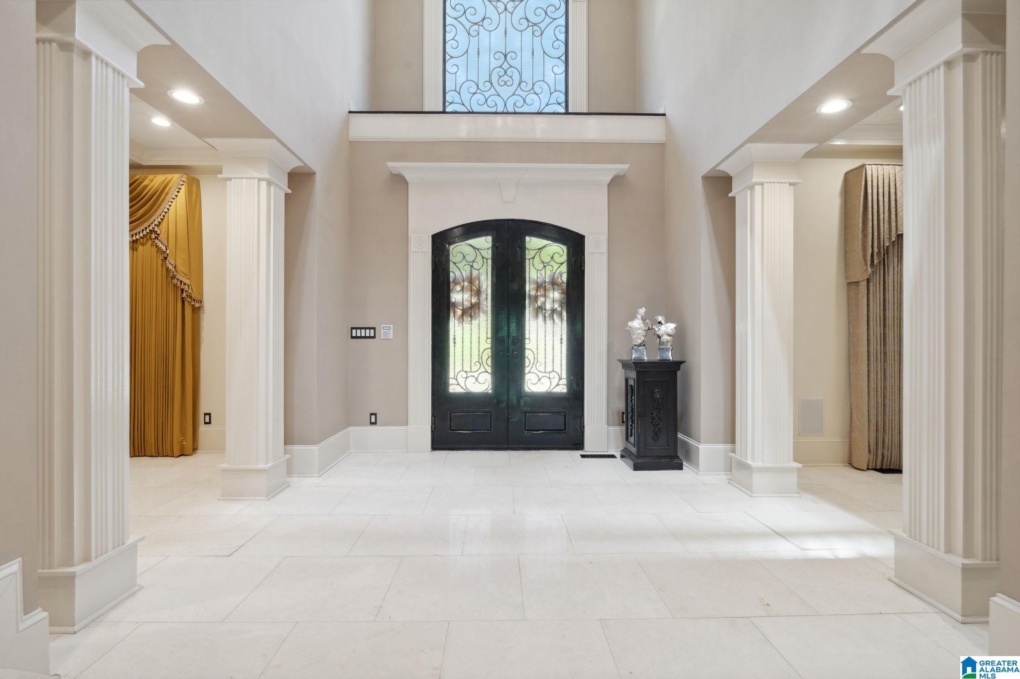 Image 3: Grand Entrance