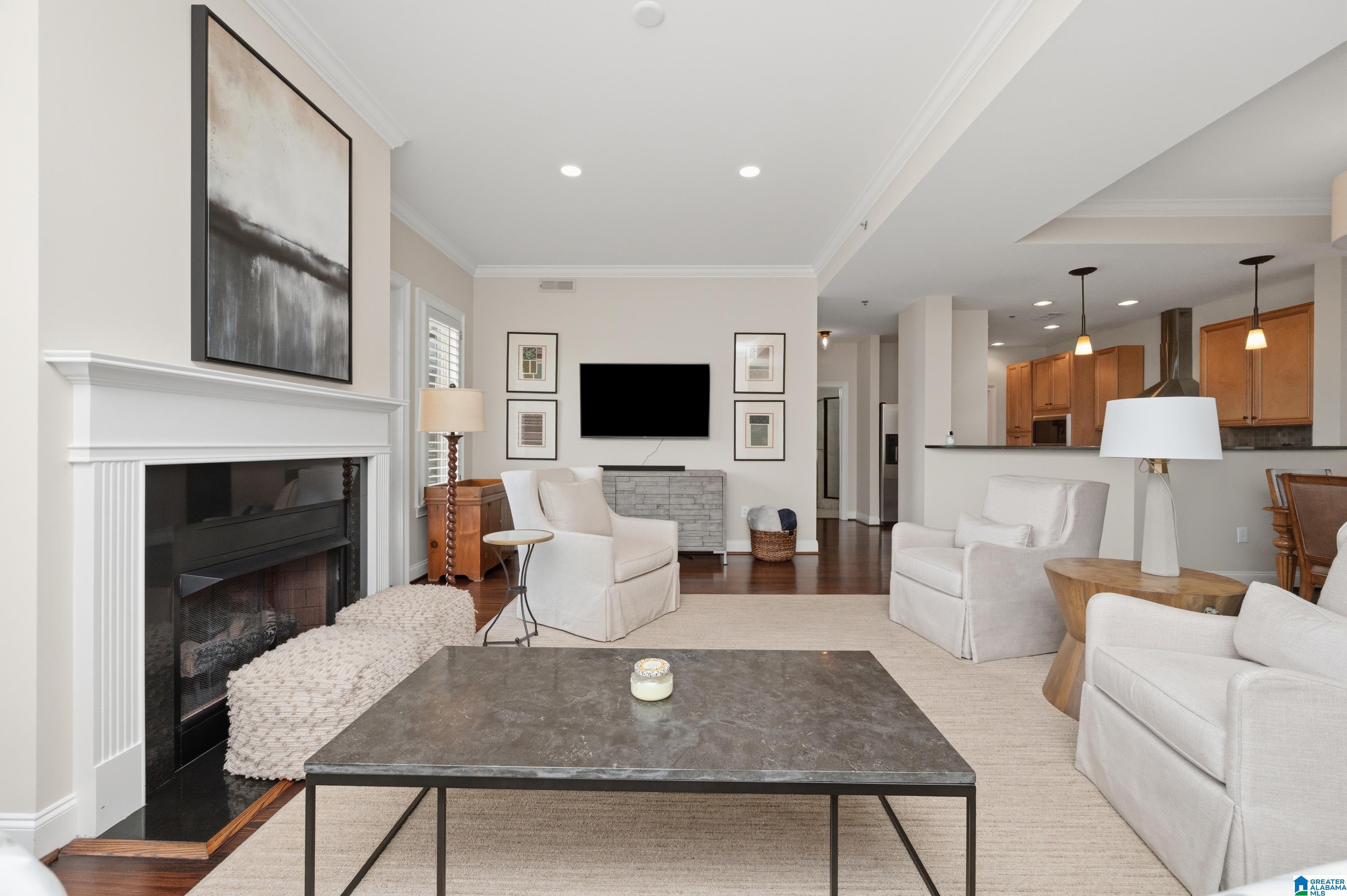 Image 2: Living Room