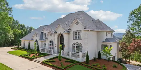 7016 FOUNDERS DRIVE