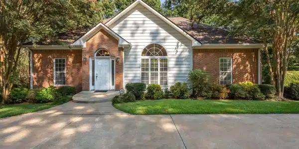 120 CANYON DRIVE