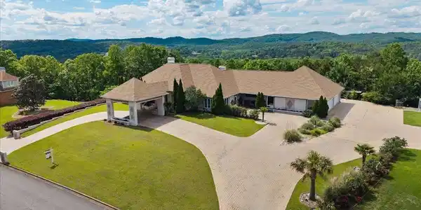 5639 RIDGEVIEW DRIVE