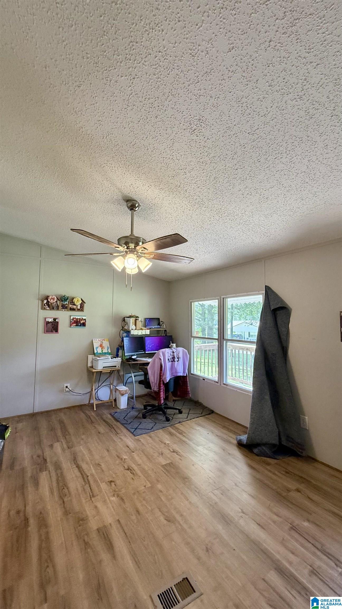 Image 4: Office