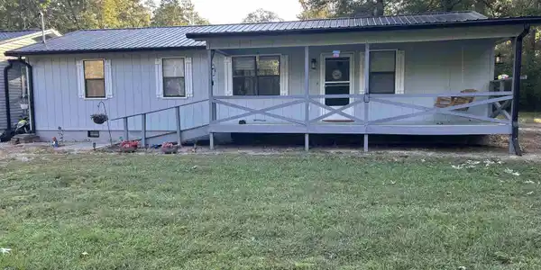 Image 3: Front Of Structure