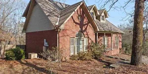 987 DIANE STREET