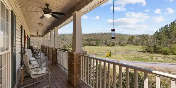 Image 2: Deck