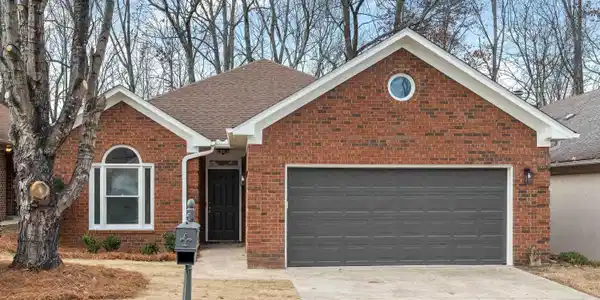 1123 BERWICK ROAD