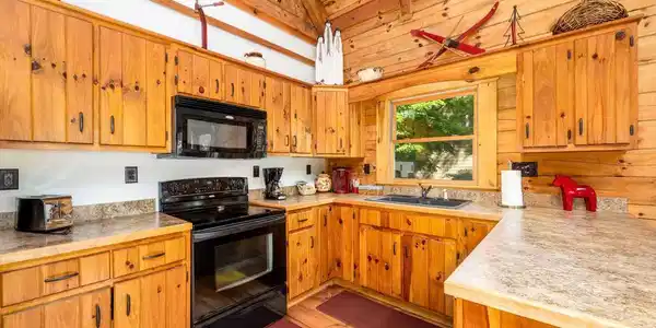 11 RAVENS ROOST CT