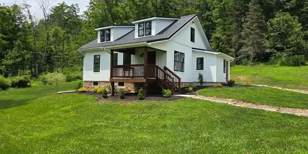 667 SUMMIT ROAD