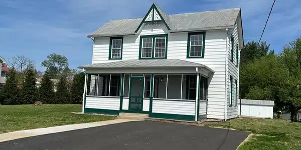 206 2ND STREET