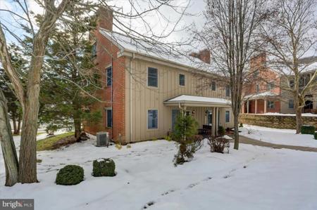 13884 POND VIEW LANE