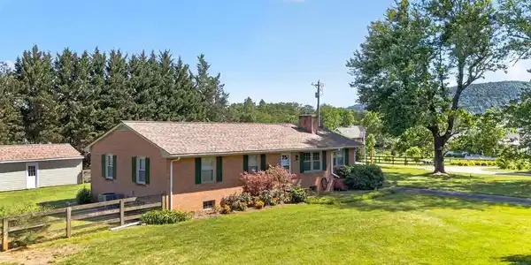 18 WINDY ACRES CIR