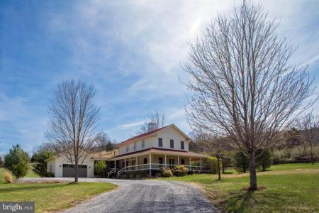 41 FARMHOUSE LANE