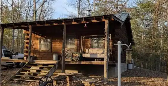 422 CABIN HOLLOW LN
