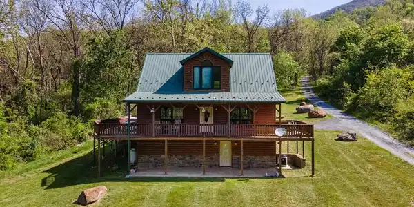 215 SIMS LANE