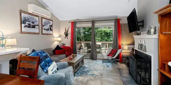 649 WHITE OAK CONDOS