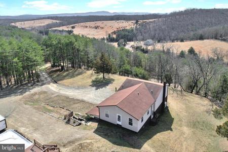 40 AMANDAS LANE
