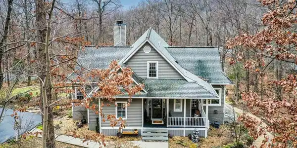 32 WOOD THRUSH LN