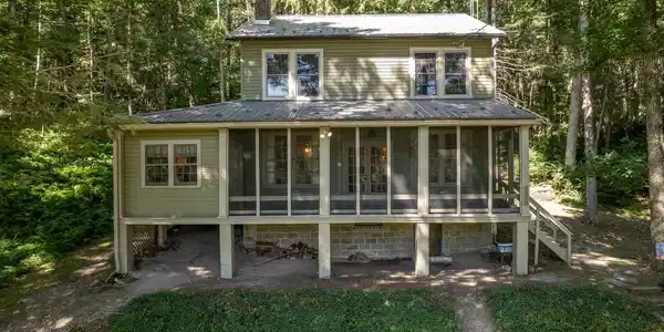 9856 GOLF COURSE ROAD