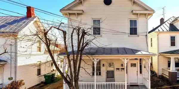 10 DEFORD AVENUE