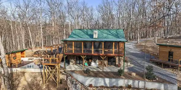 26 HIDEOUT WAY