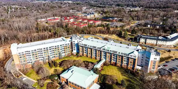 500 CRESTWOOD DR