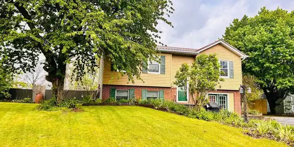 211 VANESSA DRIVE