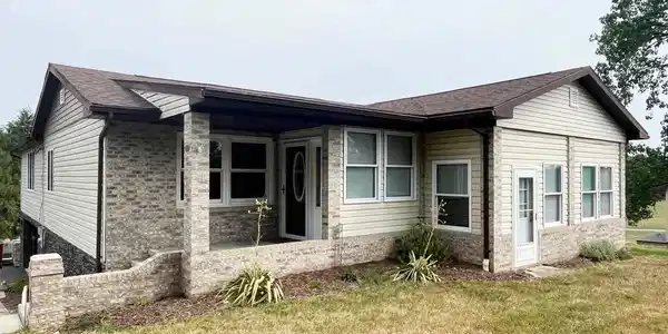 877 KING LEAR DRIVE