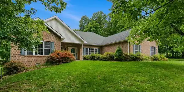 1512 MARLBORO ROAD