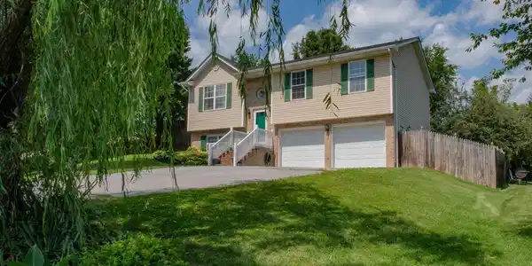 1180 RIVER BEND COURT