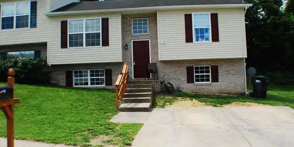 548 STONEWALL STREET
