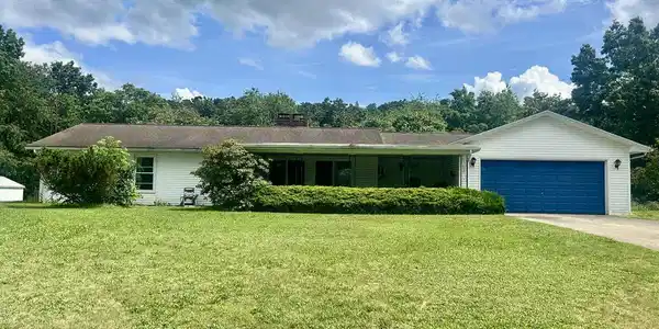256 PINE CREST