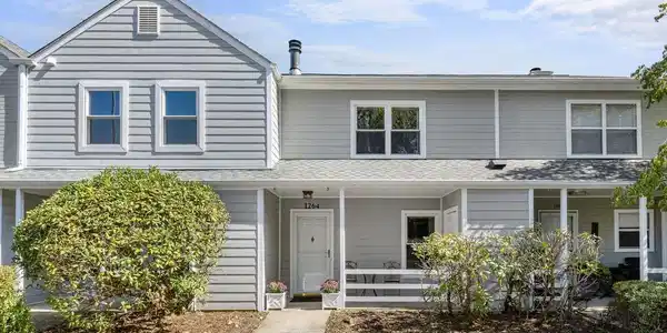 1264 MAPLE VIEW DR