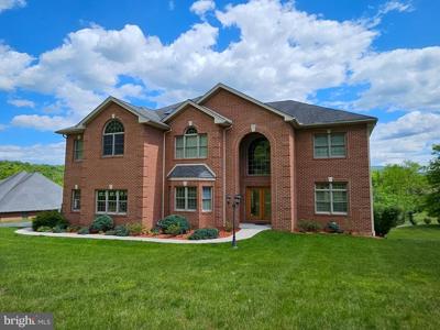 105 PADDOCK CIRCLE