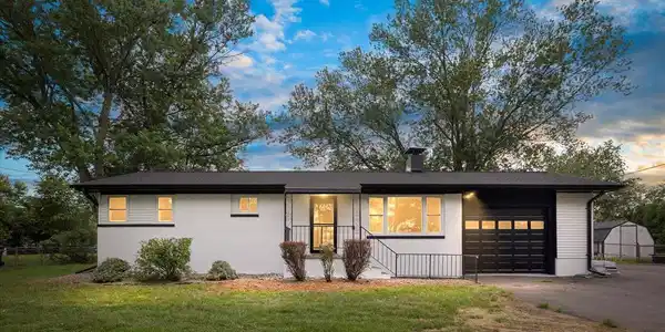 13616 EGGBORNSVILLE