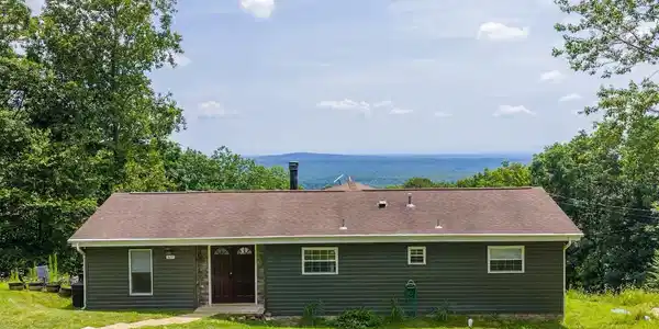 307 FOX RUN LANE